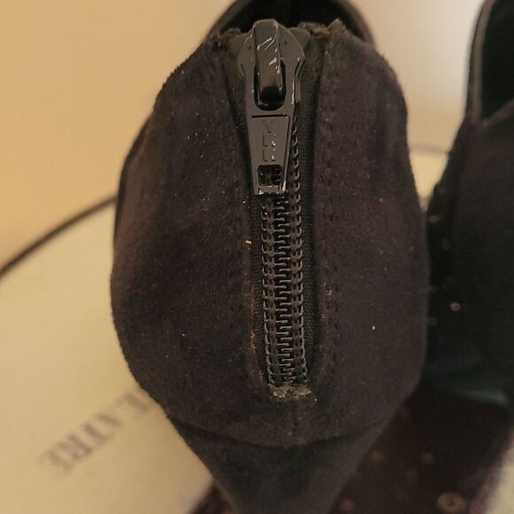 - Jennifer Lopez Black Sparkle Shoes - Picture 9 of 12